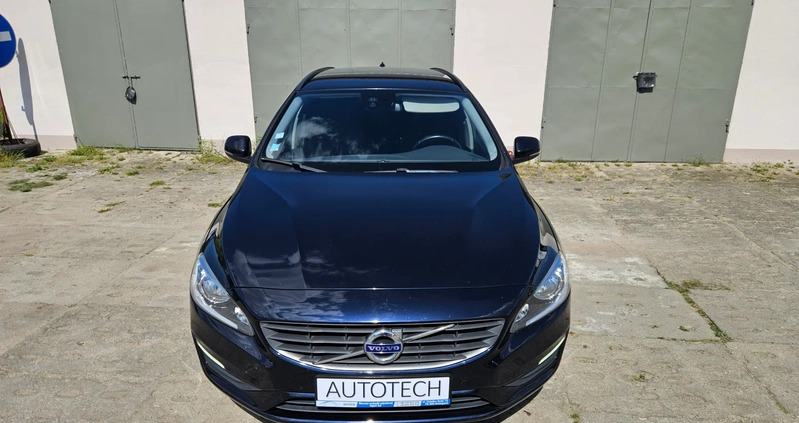 Volvo V60 cena 56000 przebieg: 192000, rok produkcji 2017 z Garwolin małe 326